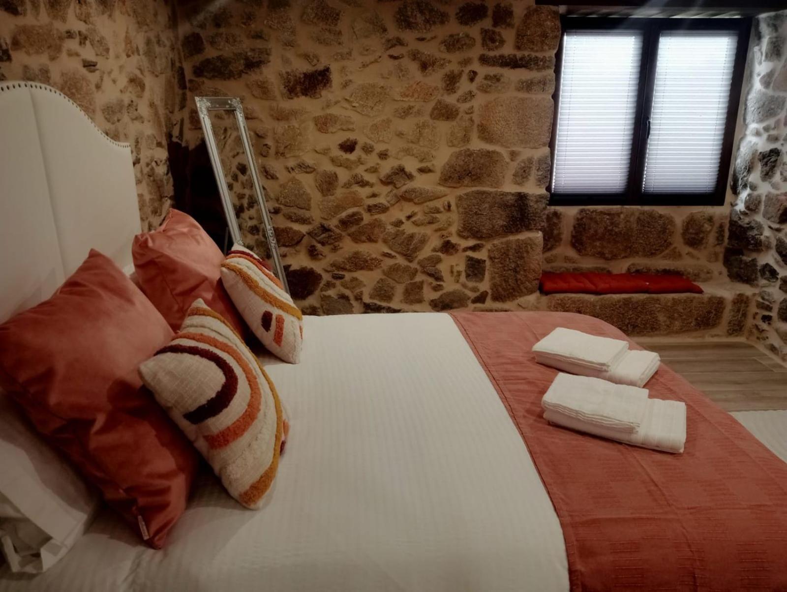 Sober Apartamentos Muralla Sacra מראה חיצוני תמונה